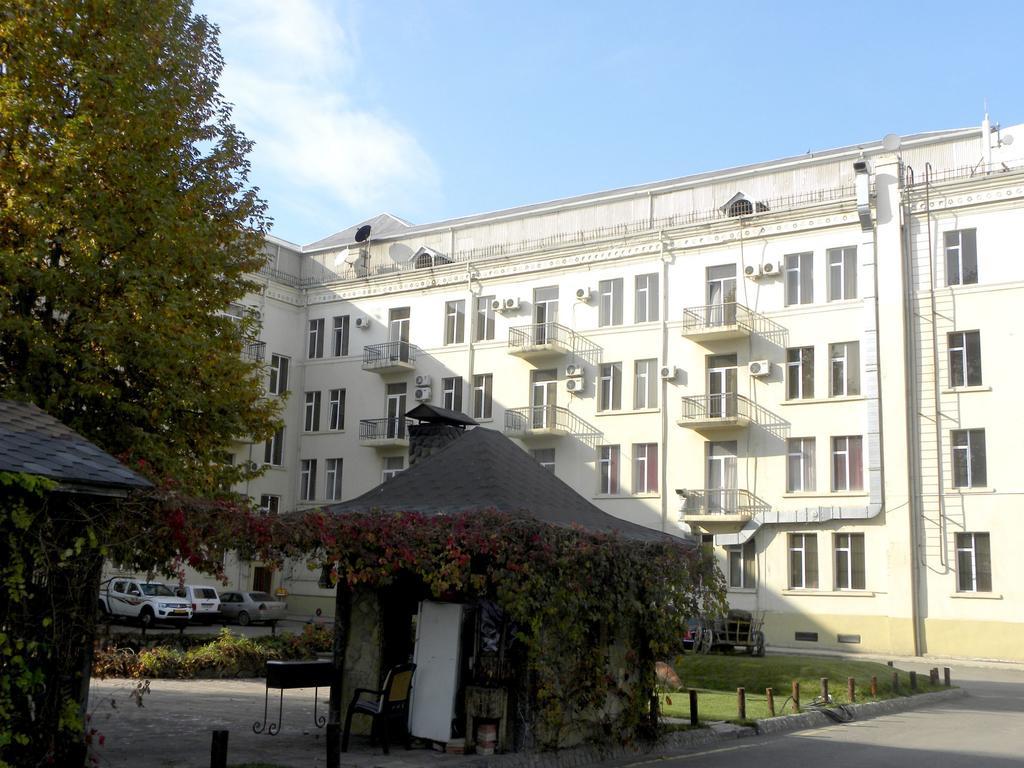 Ganja Hotel Exteriör bild
